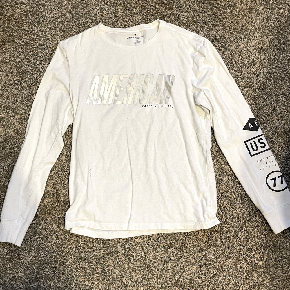 Mens American Eagle white long sleeve T size medium